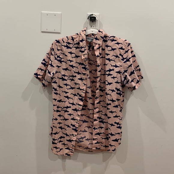 Old Navy Medium Shark Patterned button up with built in flex - Picture 1 of 2